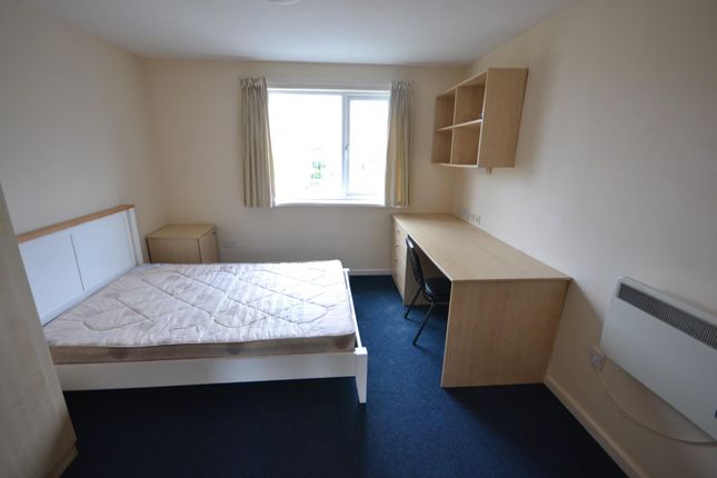 Flat for sale in Park Avenue, Gosforth
