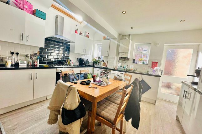45 Teversal Avenue, Nottingham photo 3
