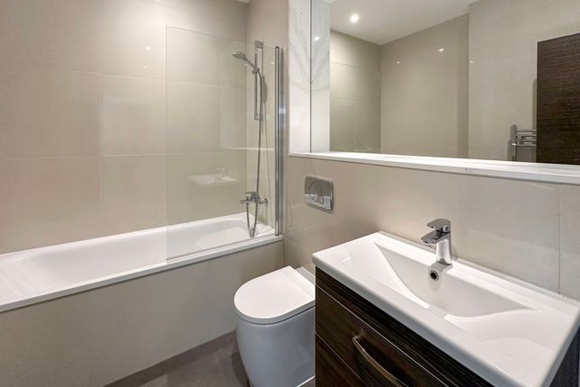 Flat 29 Chesterfield House,, 7, Bath Road, Berkshire photo 3