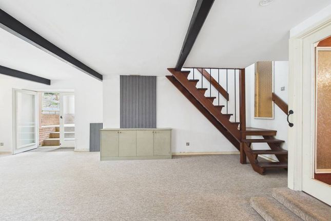 6, Wickham Court, Bristol photo 3