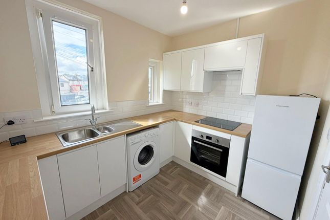 24 Loudon Street, Strathaven, ML10 6LY, Strathaven photo 5