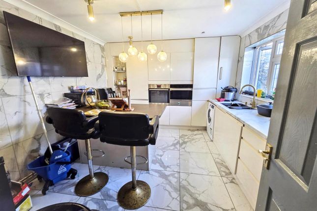1, Stenning Avenue, Stanford-Le-Hope photo 2