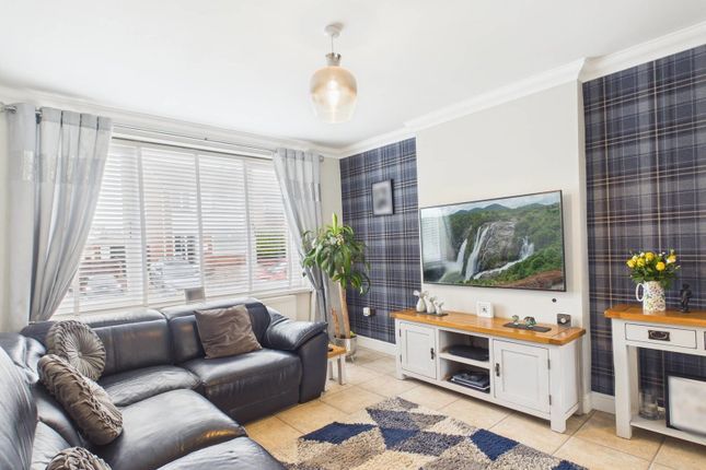 5, Ambergate, Skelmersdale photo 3