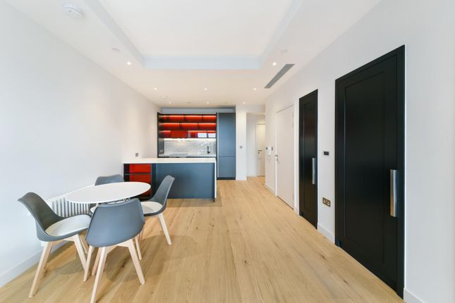 Flat 601 Bridgewater House 96, Lookout Lane, London photo 3