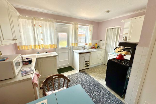 14, Mills Drive, Lowestoft photo 2