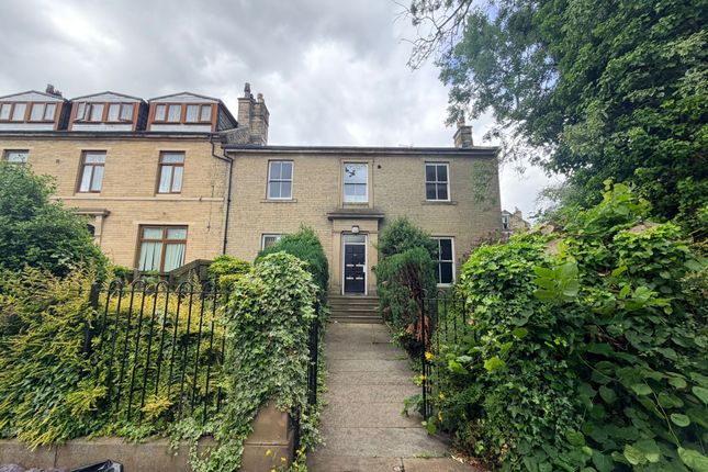 4-bed house on St. Georges Place, 53, Elizabeth Street, Bradford, £195,000