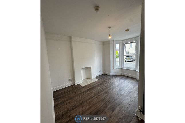 Ground Floor Bedroom: £625