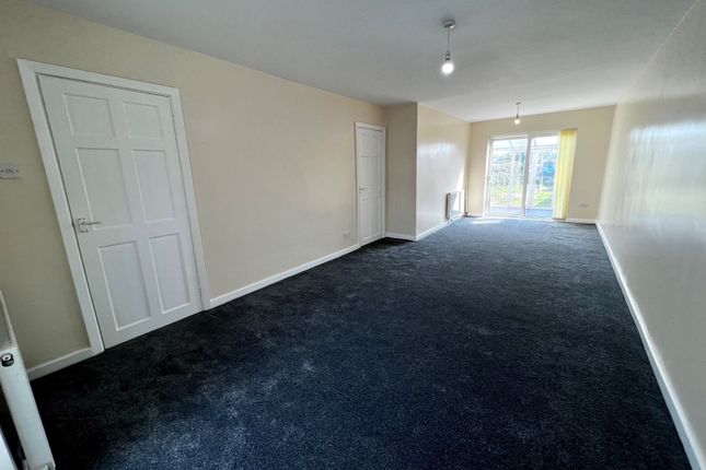 74, Coventry photo 4