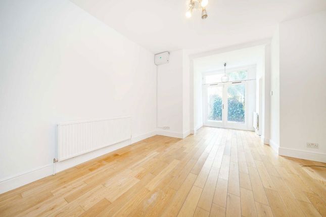 Flat 2, 38, Harvard Road, London photo 2