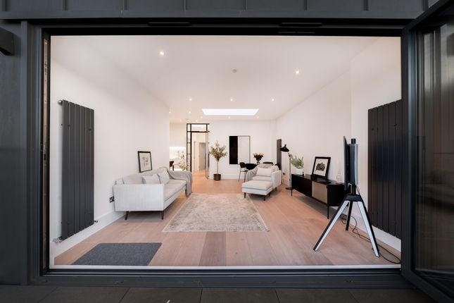 Thumbnail Flat to rent in Wolseley Road, London