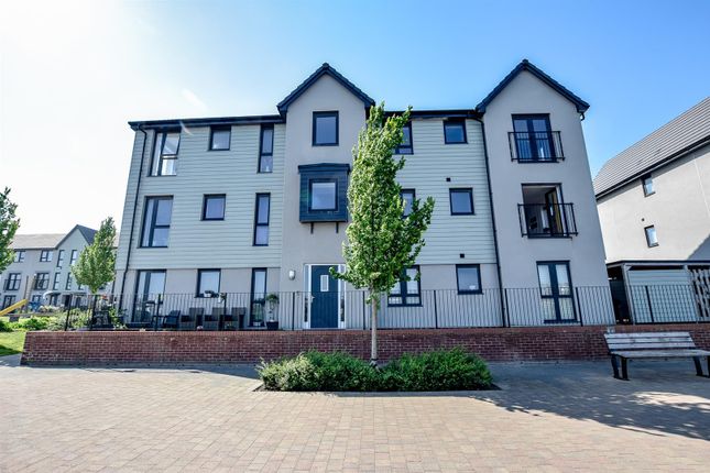 Thumbnail Flat for sale in Rhodfa Cambo, Barry