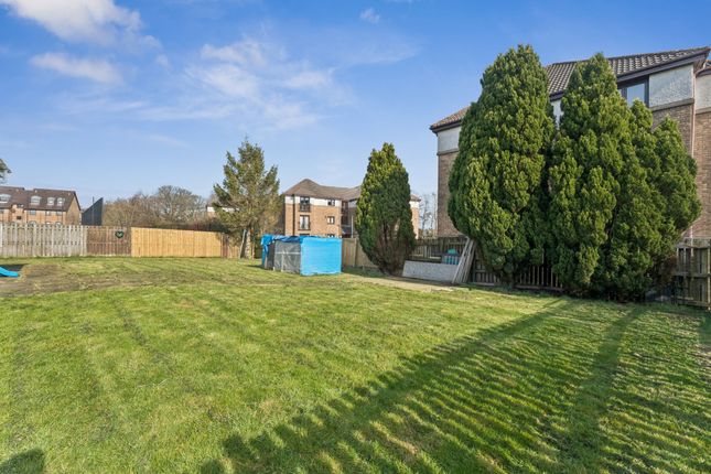 10 Duntocher Road, Glasgow photo 3