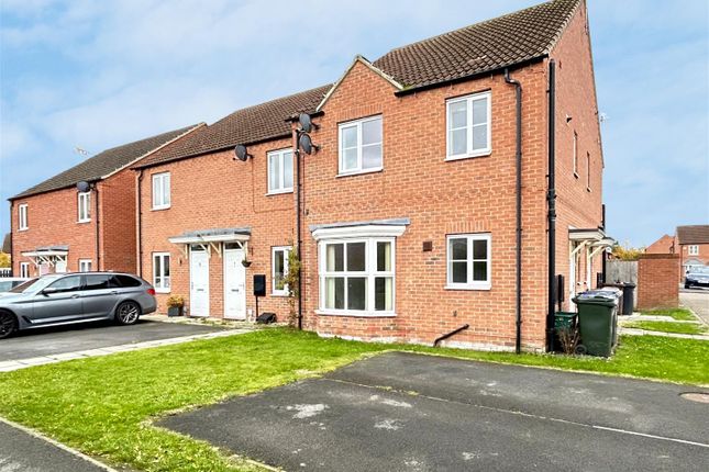 1-bed semi-detached on Cedar Way, Selby, £900/mo