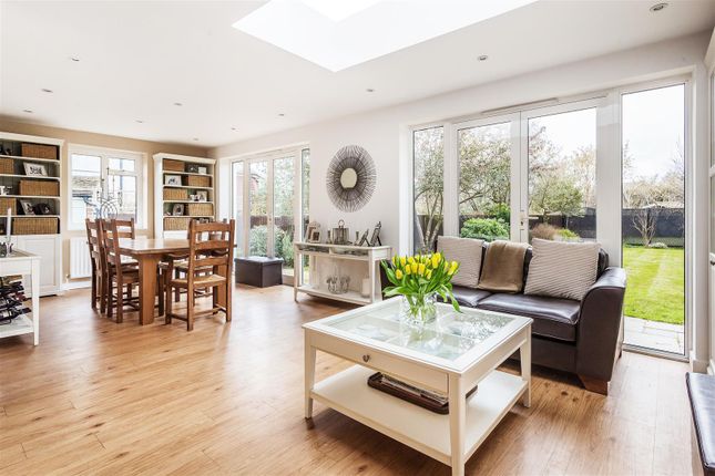 71, West Farm Avenue, Ashtead photo 2