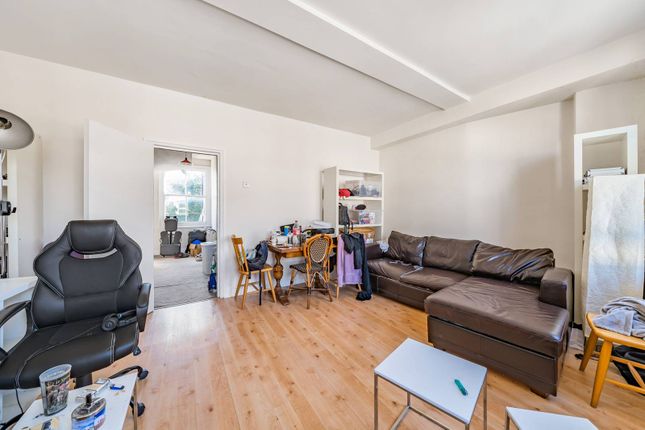 Maisonette for sale in Queens Crescent, Kentish Town, London
