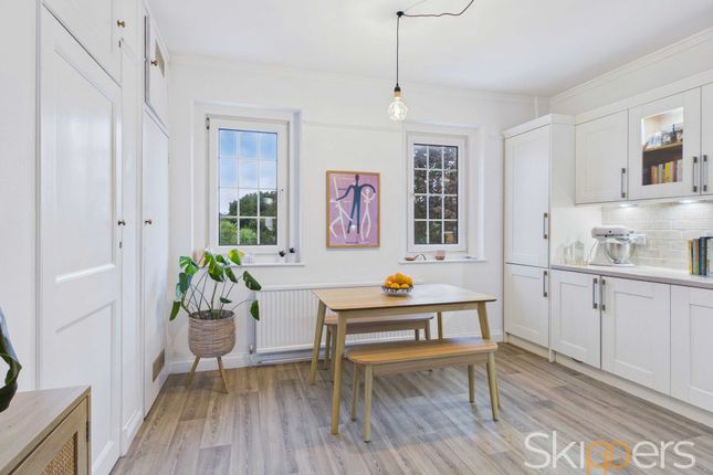 Flat 2, 11 Godwyn Road, Folkestone photo 3