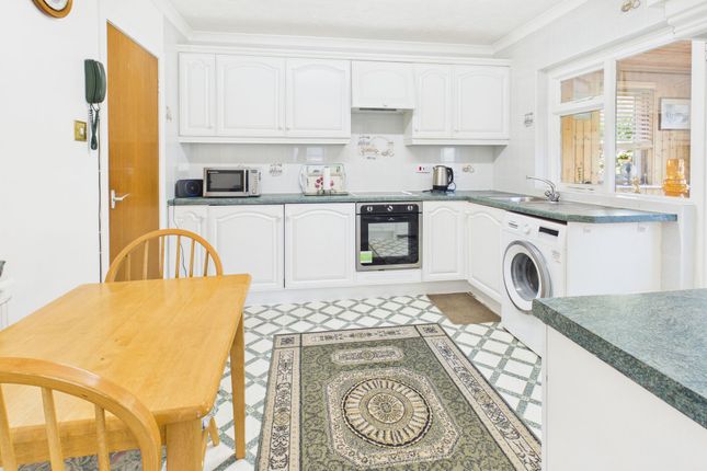 11 Glen Grove, Glasgow photo 4