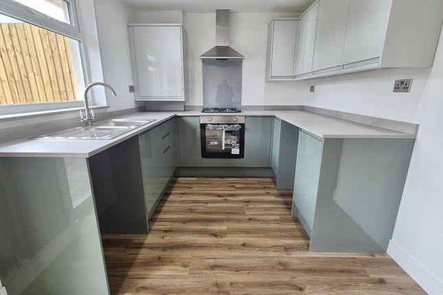 3, Thorpe Avenue, Burntwood photo 3