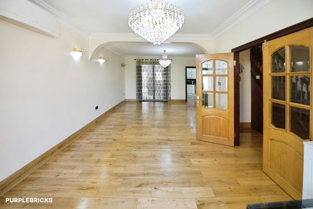 25, Coniston Avenue, Barking photo 4