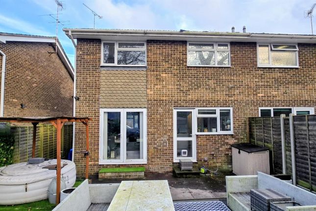 129, Tavistock Road, Fleet photo 2