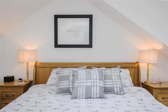 End terrace house for sale in Falmer Road, London