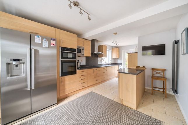 6 Burridges Close, Bedford photo 3