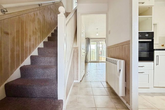16, Pollards Court, Minehead photo 3