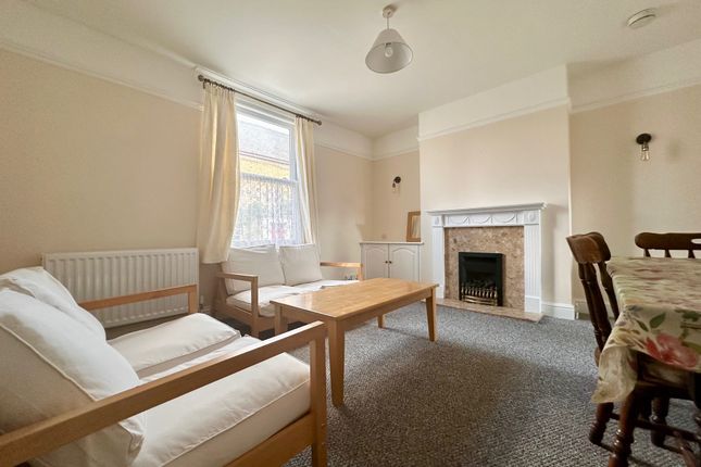 Flat to rent in High Street, Swavesey, Cambridge