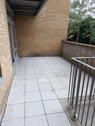 8, Lowry House, London photo 5
