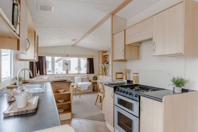 154 ABI Vista, Corton, Lowestoft photo 4