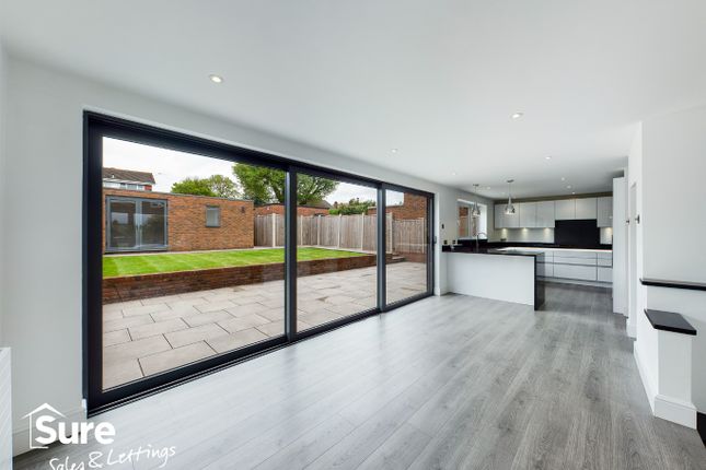 60, Crouchfield, Hemel Hempstead photo 2