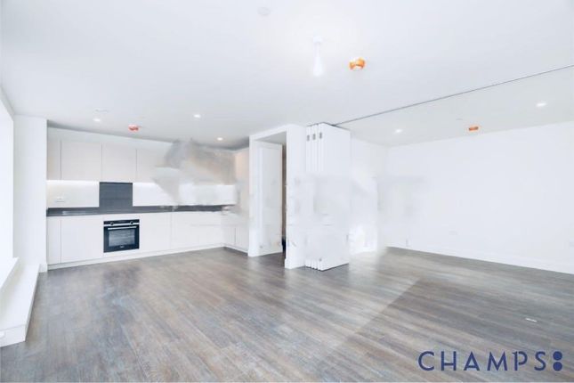 Flat for sale in North End Road, Wembley