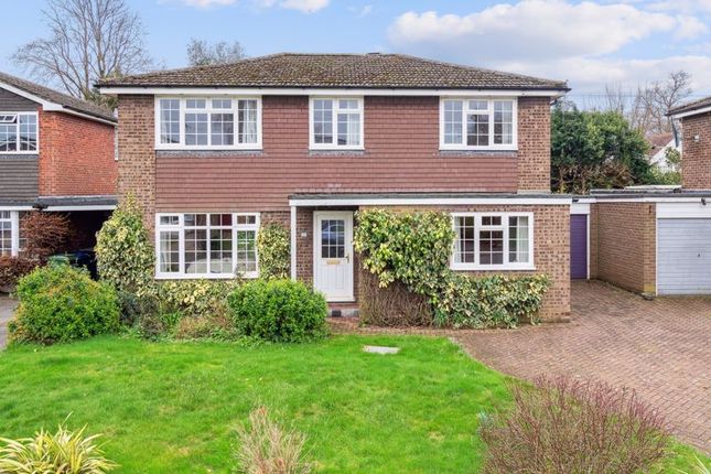 Thumbnail Detached house for sale in Bovingdon Heights, Marlow