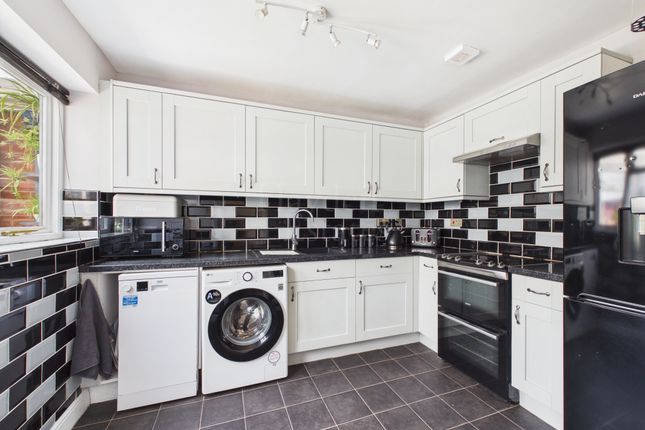 19, Vaughan Road, KIDDERMINSTER photo 3
