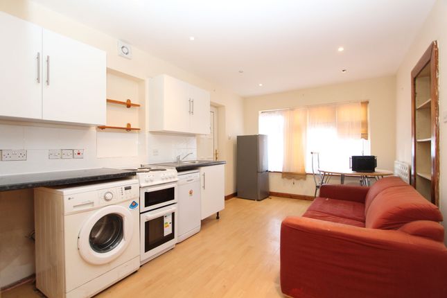 Studio to rent in Gyles Park, Stanmore