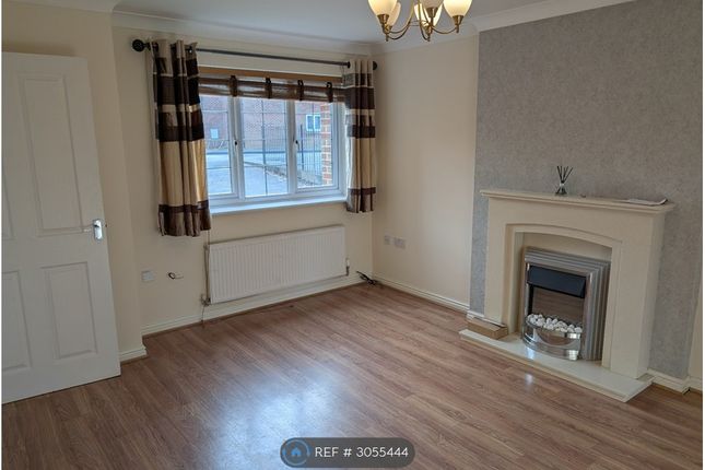 Galingale View, Newcastle-Under-Lyme photo 2