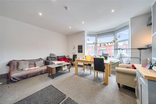 16, Booth Avenue, Greater Manchester photo 2