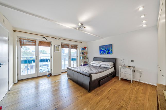 Flat 9, 70, Tottenham Road, London photo 4