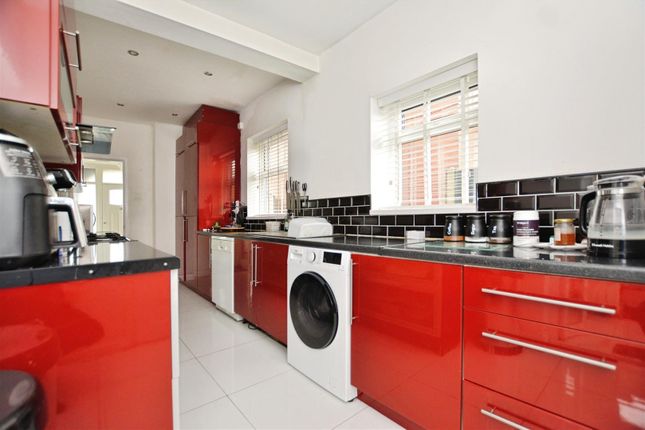 92, Doncaster Road, Scunthorpe photo 2