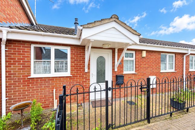 2-bed bungalow on St. Michaels Court, Great Yarmouth, £130,000