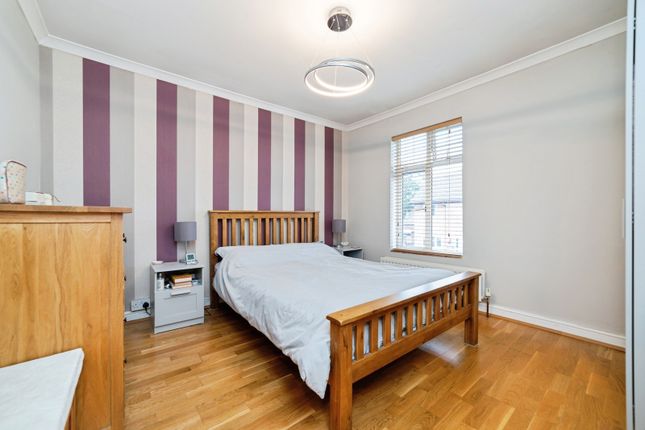 7, Southsea Road, Hertfordshire photo 4