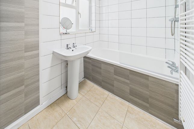 Flat Room 1 Shelton Place, 1, North Street, Exeter photo 5