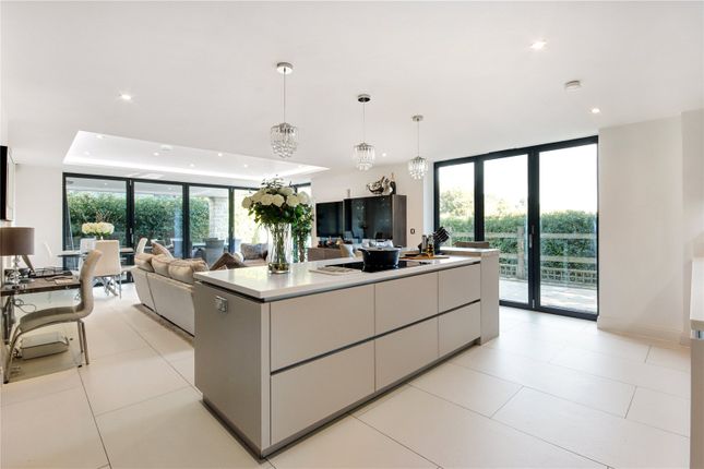 4 Raleys Park,, Plymouth Drive, Kent photo 4