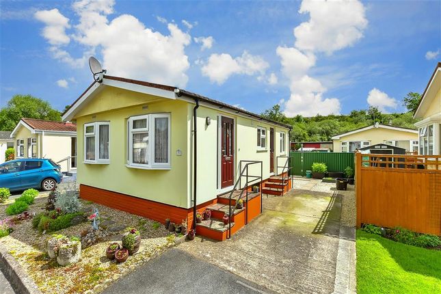 Thumbnail Mobile/park home for sale in Three Arch Road, Redhill, Surrey