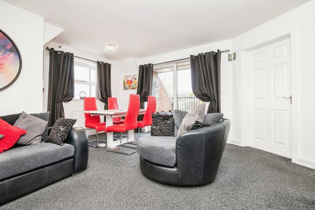 Flat for sale in Garrick Close, Dudley, West Midlands