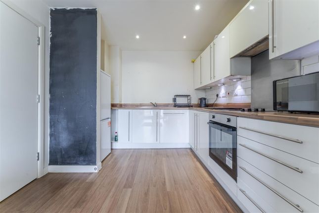 Featherstone Court, 72, Featherstone Road, Southall photo 4