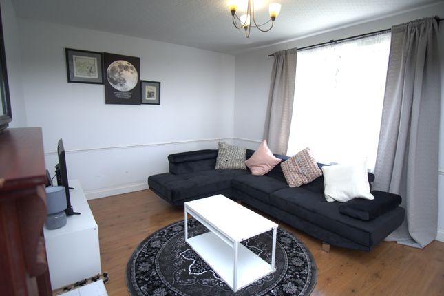 32 Linwood, Linwood Crescent, Eastwood photo 4