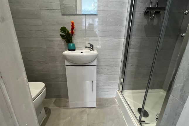 (Room 3) 64 Cavendish Road, Leicester photo 4