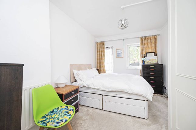Stothard House, Amiel Street, Whitechapel photo 4