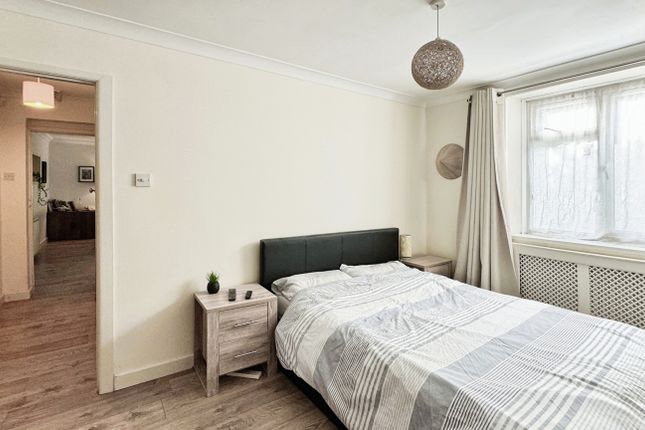 Flat for sale in Pine Tree Glen, Westbourne, Bournemouth, Dorset